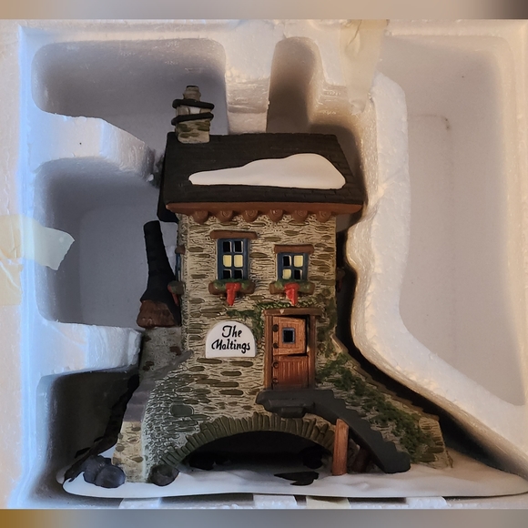 Dept 56 Dickens Village The Maltings - Picture 8 of 9